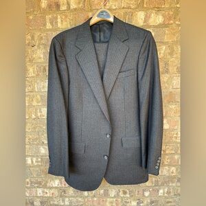 Barney’s New York Dark Pin Striped Pure Wool Mens 2 Piece Suit Size XL 42R 36x32